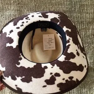 Wyeth by Todd Magill | Accessories | Rare Wyeth Cowspot  display picture 3
